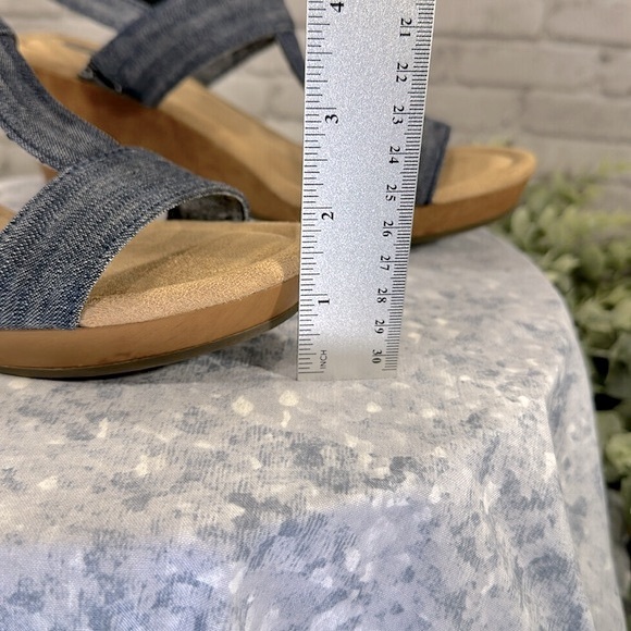 Dr. Scholl’s “Byron” Blue Denim Open Toe H-Band Wedge Sandals WMS 7.5M💙EUC - Picture 9 of 10